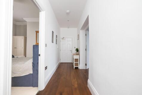 Redcliffe Parade West15.jpg
