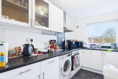 CAM01909G0-PR0437-STILL002