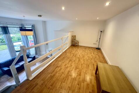 Aigburth Drive, Liverpool, Merseyside, L17 photo 4