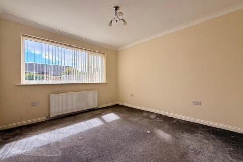 Aston Drive, Thornaby, Stockton-on-Tees, Durham photo 5