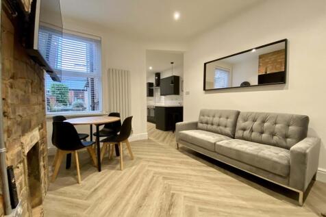 6-bed house on Leopold Street, Loughborough, £3,900/mo