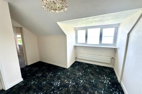 FIRST FLOOR STAIRS AND LANDING