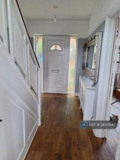 Winifred Road, Coulsdon, CR5 photo 5