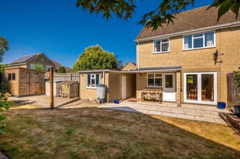 4 Poplar Farm Close 2568-11.jpg