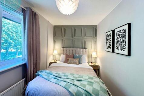 Manchester Road, Clifton, Swinton photo 5