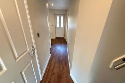 Barncroft Close, Ackworth, Pontefract, West Yorkshire, WF7 photo 4