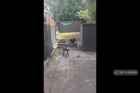Front Garden/Entrance