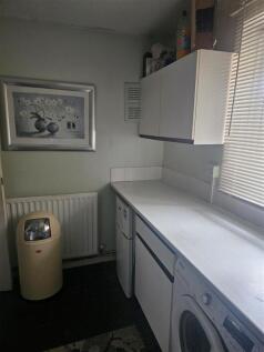 Kitchen2.jpg