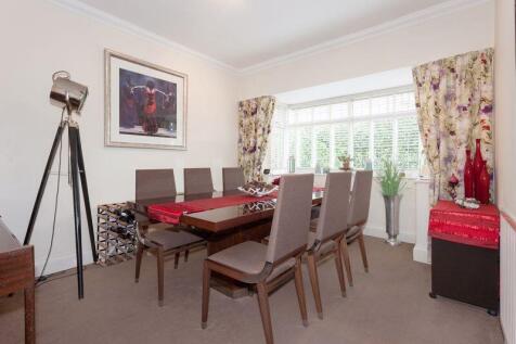 DINING ROOM / BEDROOM 4