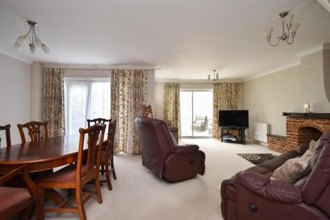 Living &amp; dining room