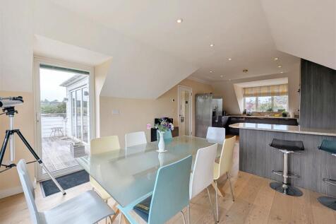 Kitchen/Diner to Balcony