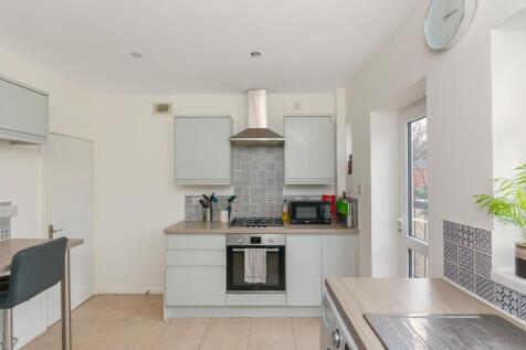 3B8RBR - Kitchen C.jpg