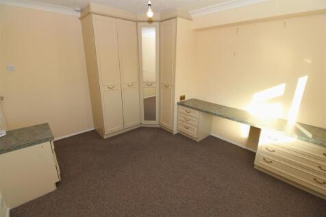 Bedroom 2.JPG