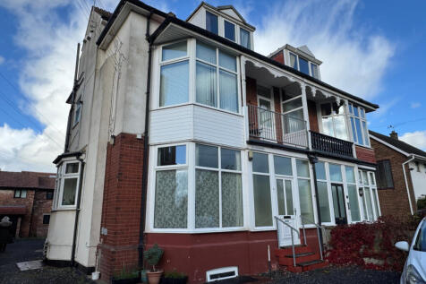 1-bed flat on Cyprus Avenue, Ansdell, FY8, £495/mo