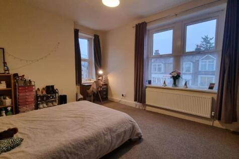 4-bed house on Gordon Terrace, Lancaster, £2,340/mo