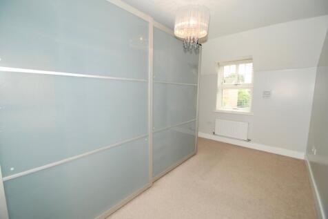 Manor House Court, Golden Manor, Hanwell, W7 photo 5