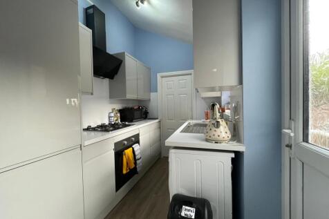 13Westfield - Kitchen(1).jpeg