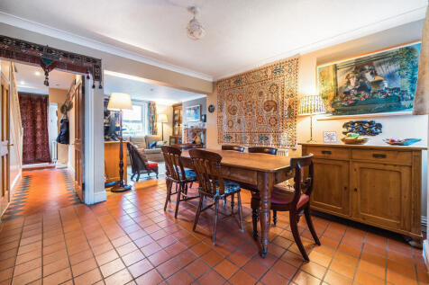 1364852-9-68eccb2...