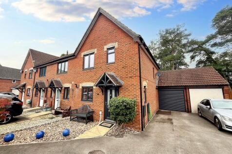 Verwood, BH31 - property photo