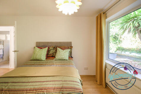 Front double bedroom towards private frontage