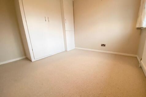 Sunningdale, Luton, Bedfordshire, LU2 photo 5