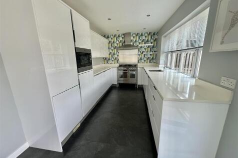 Bramleys Estate Agents - Abbey Close - Mirfield  (