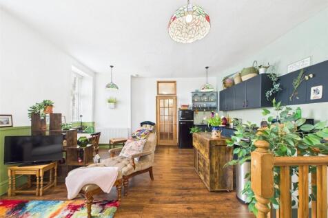 Launceston, PL15 - property photo