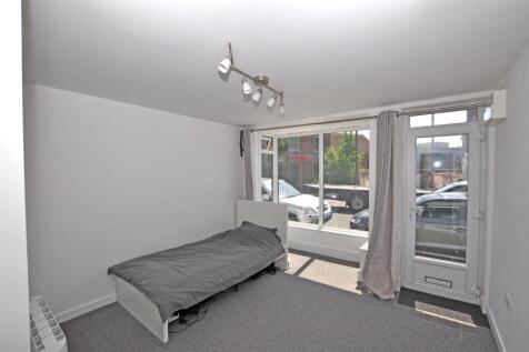 High Street, Hailsham photo 5