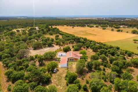 Exclusive Estate Between the Atlantic Ocean and th