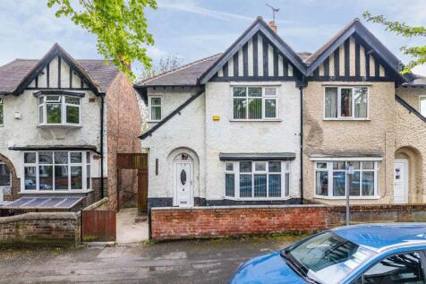 6-bed semi-detached on Rolleston Drive, Lenton, £4,030/mo