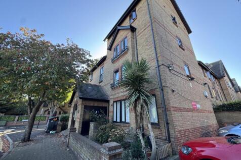 Large 1 Bedroom Flat