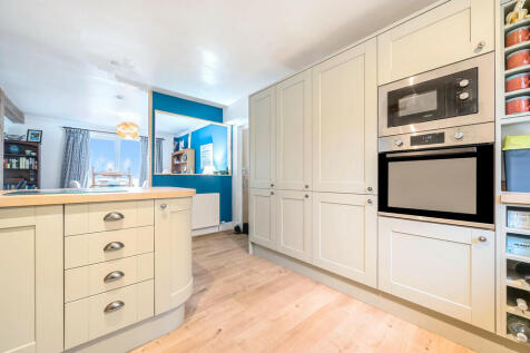 Kitchen / Living ...