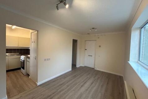 Pennine Close, Shepshed, LE12 photo 4