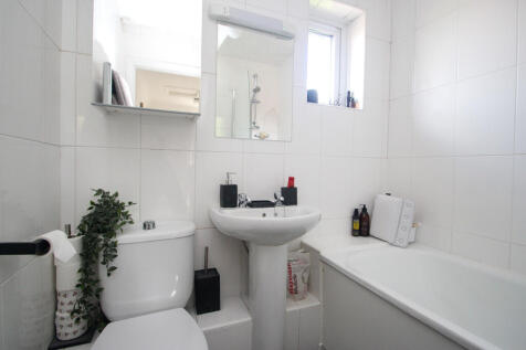 Pegasus Close, Hamble, SO31 photo 4