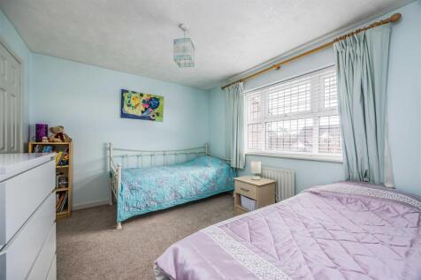 8 Topaz Grove, Waterlooville-Small-PorticoMarketin