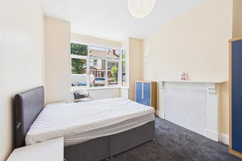 Double Bedroom 4