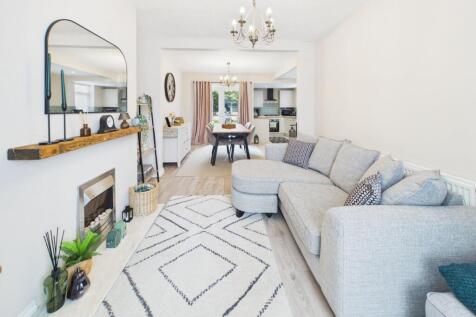 Living Room/Dining Room