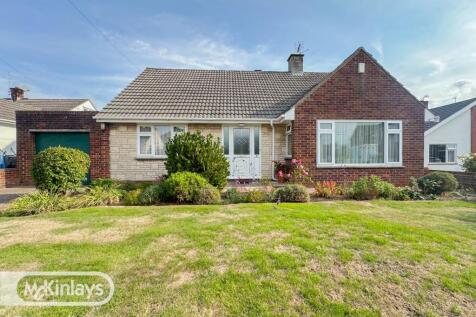 3 Bedroom detached Chalet bungalow in Galmington 
