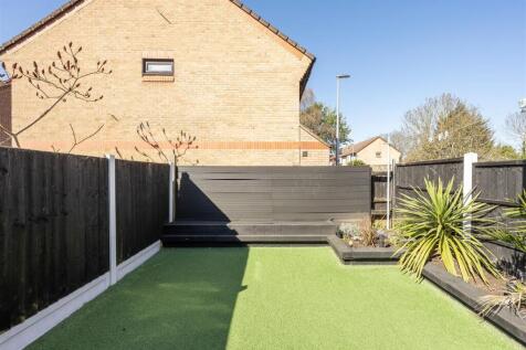 Hookstone Way, IG8