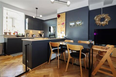 Kitchen / Dining