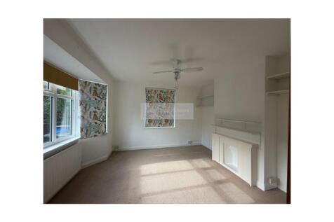 Lane End Road, High Wycombe, Buckinghamshire photo 4