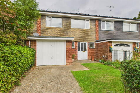 Horsham, RH13 - property photo