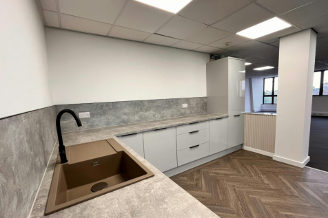 Office to rent Image 11