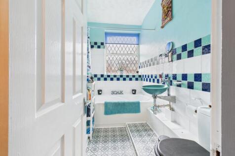 CAM03729G0-PR0019-STILL017