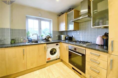 Fircroft Road, Englefield Green, Egham, Surrey, TW20 photo 3