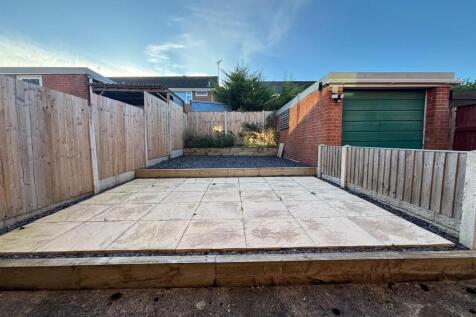 REAR GARDEN.jpeg