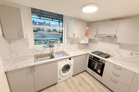 Newly Refurbished Beautiful 3 Bedroom Flat