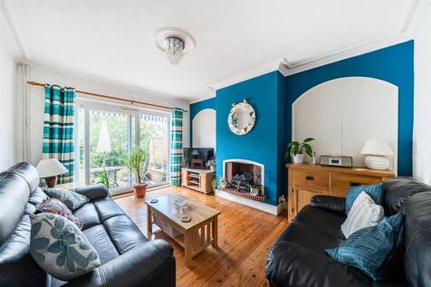 Hillrise Avenue - Lounge 2.jpg