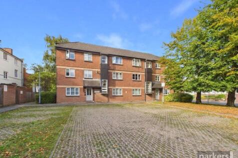 1-bed flat on Gleneagles Court, Muirfield Close, Reading, Berkshire, RG1, £1,100/mo