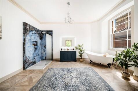 6 bed, 7 bath Semi-Detached in Bristol - Photo 19